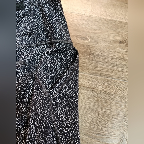 Athleta Lightning Static 7/8 Leggings XS - Picture 3 of 4